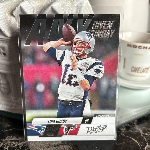 4 Tom Brady Sport Cards - Picture 4 of 4